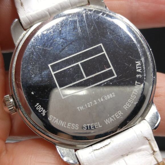 Hilfiger Ladies Watch White, Leather Band, NEW BATTERY - Picture 5 of 16